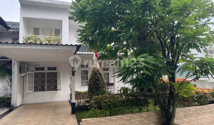 Rumah Nyaman Depan Taman di Cluster yang Asri