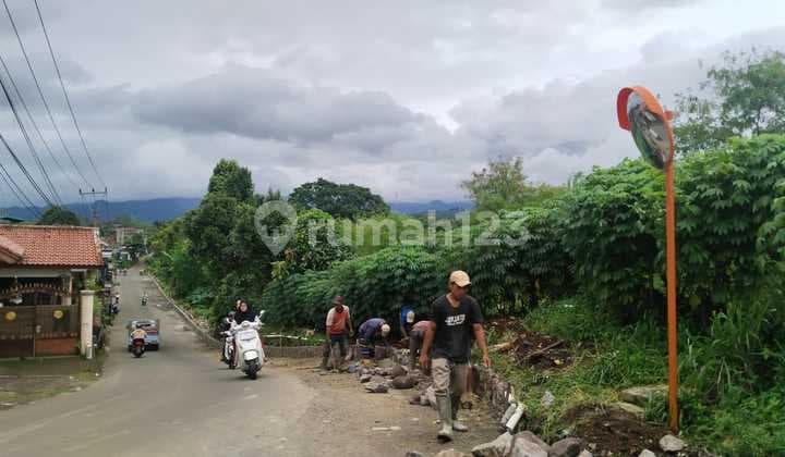 Tanah Luas View Gunung di Pinggir Jalan Pertanian