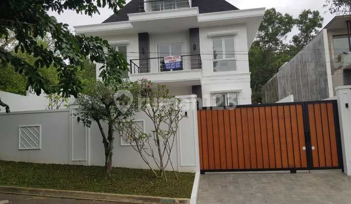 Rumah Kolam Renang di Cluster Lakeside Home Sentul City