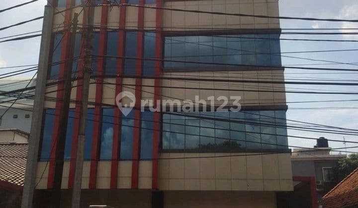 Gedung di Cikini Jakarta Pusat