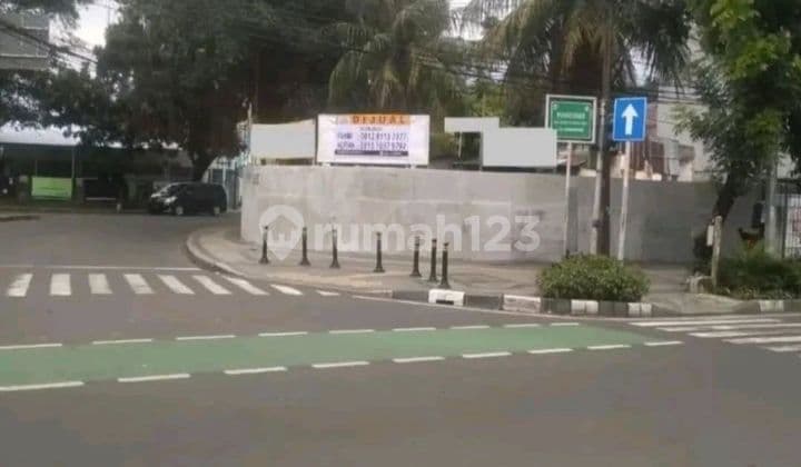 Land on Jl. Wahid Hasyim, Menteng, Central Jakarta.