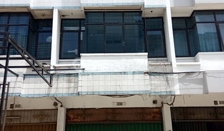 Murah Ruko 3 Lantai Area Bisnis di Jl, Kebon Jati, Bandung