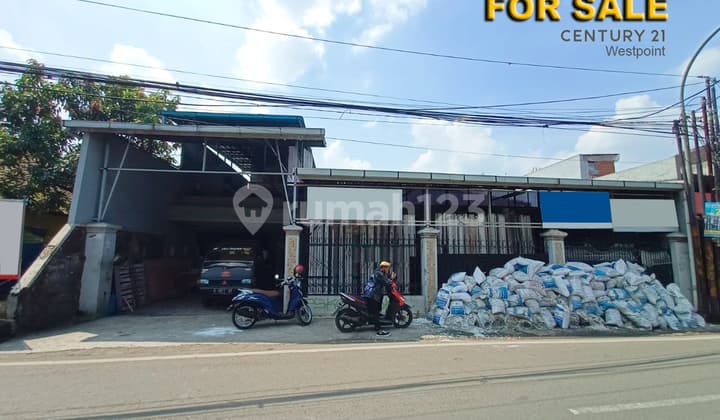 Murah Rumah Untuk Usaha Strategis di Jl. Kebon Kopi, Bandung