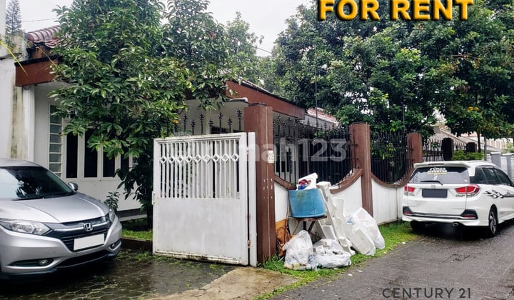 Murah Rumah Besar di Jl. Lembah Sukaresmi Sukajadi, Bandung