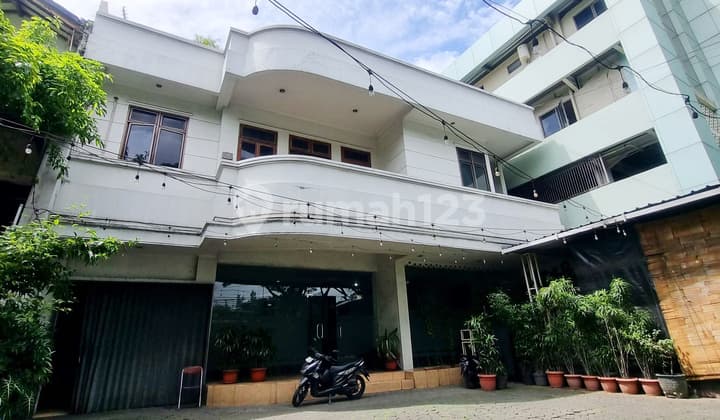 Murah Rumah Bagus Ex Restoran di Pajajaran, Bandung