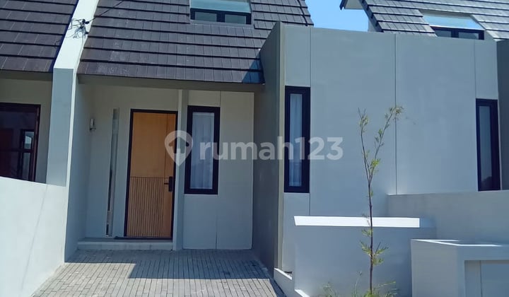 Murah Rumah Baru Furnished di Jl. Taman Rahayu, Bandung