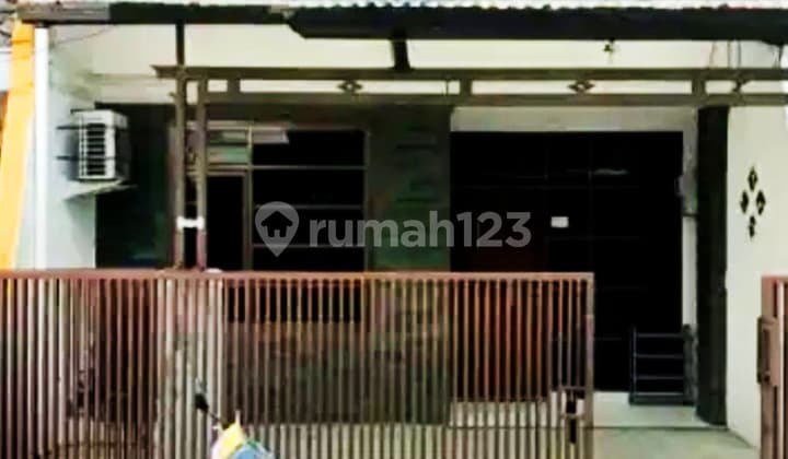 Affordable Furnished Ready-to-Occupy House on Jl. Kembar, Bandung