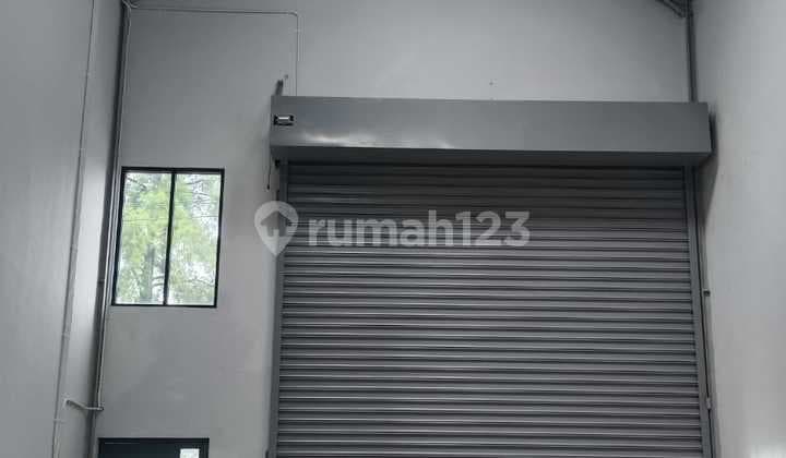 Warehouse located in the Golden Triangle area, easy access, close to the national road.