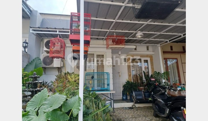 MURAH: 1,5 LANTAI DENGAN TANAH LUAS & DIAPIT 3 PINTU TOLL