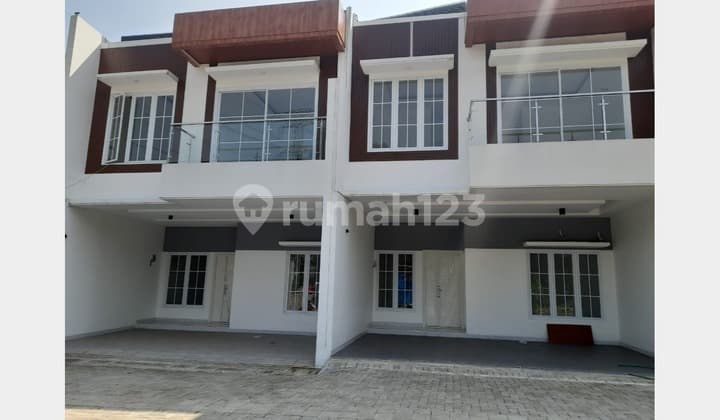 RUMAH MEWAH SIAP HUNI DI KEBAGUSAN, CARPORT 2 MOBIL