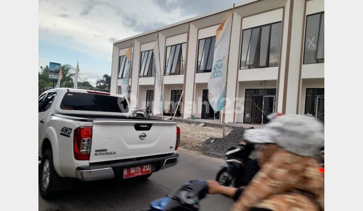 Ruko di Jalan Raden Saleh, Depok