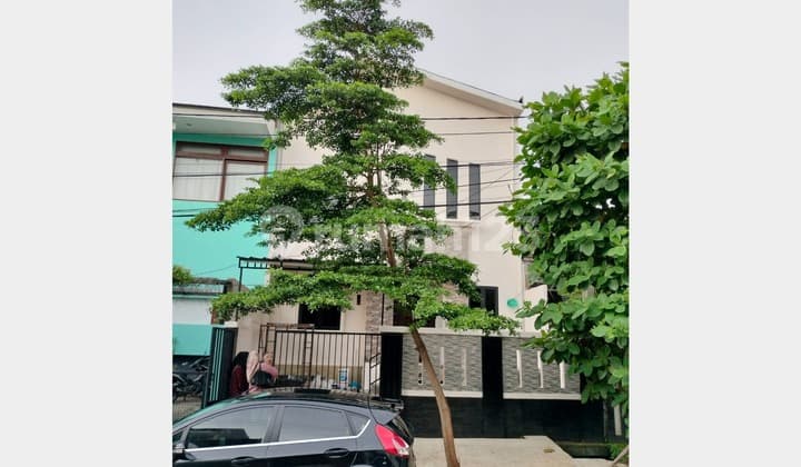 RUMAH LUAS DALAM KOMPLEKS ELIT DI TAPOS, DEPOK