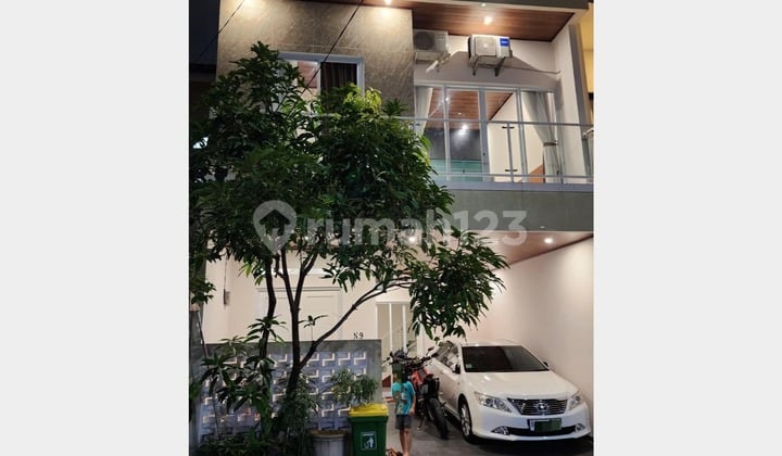 SEMI-FURNISHED SECOND-HAND HOUSE, SWIMMING POOL & BASKETBALL COURT FACILITIES