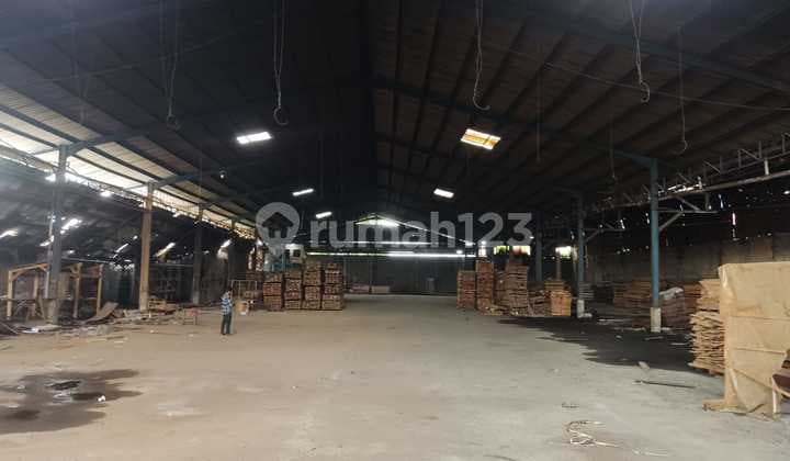 Tanah Berserta Gudang dengan Luas 4000M2 Lokasi Strategis di Cakung Jakarta Timur