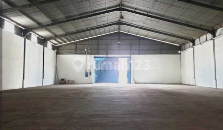 Gudang Luas 2028 M2 Akses Kontainer 40 Feet Siap Pakai di Rorotan Jakarta Utara