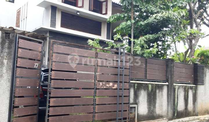 Rumah Keren 2 Lantai Dalam Townhouse - Kebagusan, Jakarta Selatan