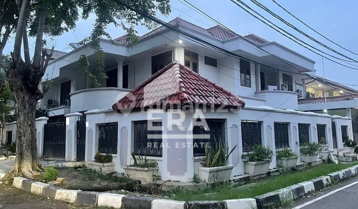 Murah !! Dijual Rumah Hook Luas 418 Siap Huni di Cempaka Putih Tengah Hadap Selatan Barat