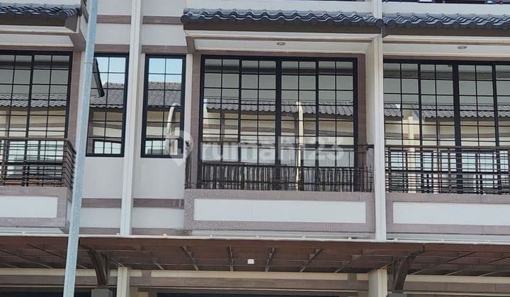 Murah Dijual Cepat Ruko Jual Rugi Siap Pakai Cocok Untuk Kantor 4,5 X 17,5 di Gading Soho Sedayu City , Bisa Nego