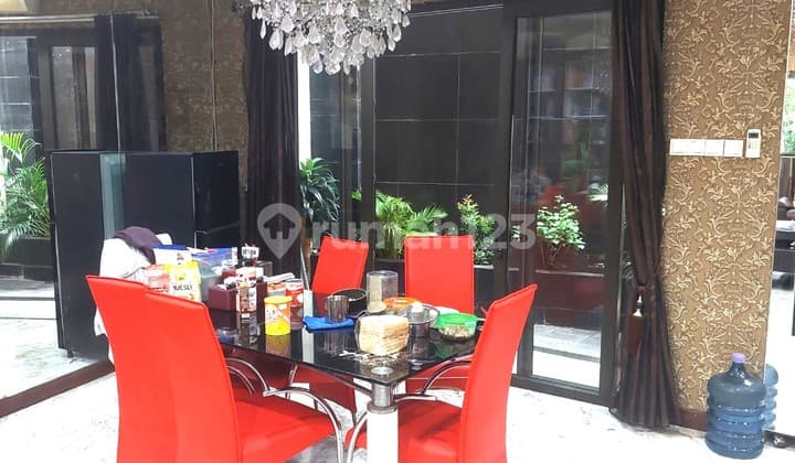 Murah !! Dijual Cepat !! Rumah Siap Huni 8 x 17 Di bawah NJOP Full Furnish di Springhill Residence