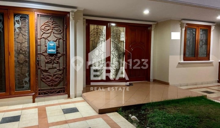 Murah !! Disewakan !! Rumah Bagus Siap Huni 9x18 Kosongan di Janur Kuning , Bisa Nego