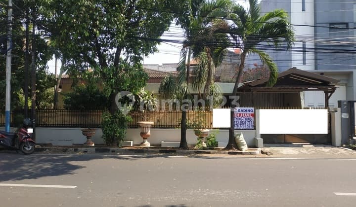 Murah !! Dijual Cepat !! Rumah Siap Huni Luas 450 mtr di Cempaka Putih Raya , Bisa Nego