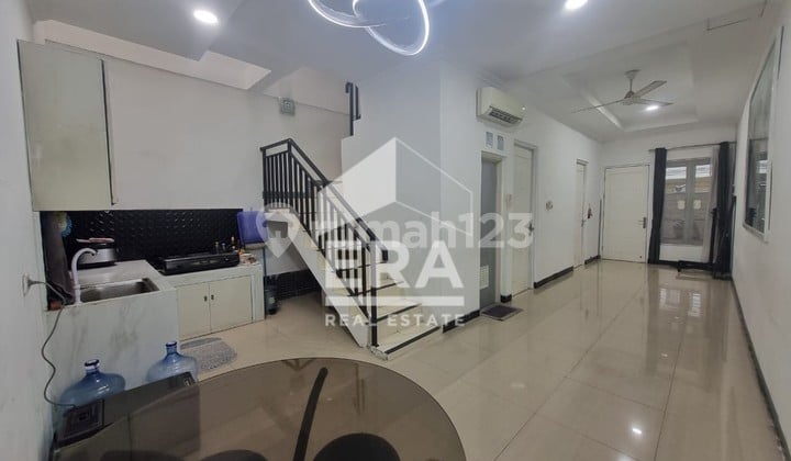 Cheap!! For Sale, Tidy 5X14 Empty House Ready to Occupy in Sunter DKI, East Facing