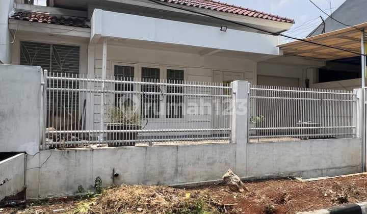 - Murah !! Dijual Cepat !! Rumah Siap Huni 10X25 Dibawah NJOP di Niaga Hijau Pondok Indah