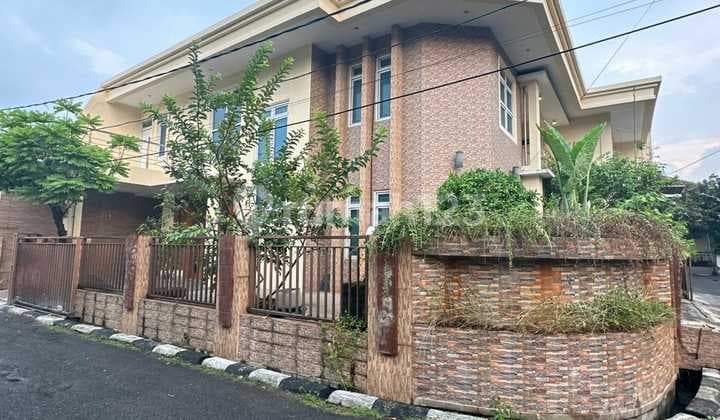 Murah !! Dijual Rumah Hook Mewah/Lux Luas 284 Jalan 3 Mobil di Kalibata Pejaten