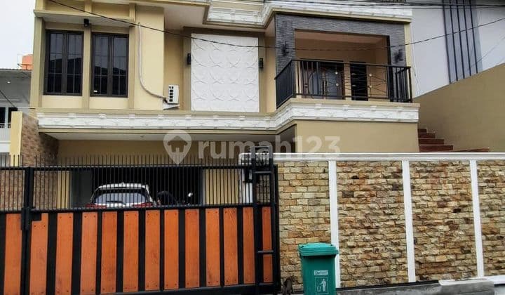 Murah !! Dijual Rumah Bagus 10x20 Siap Huni Hadap Selatan di Kav. DKI Meruya