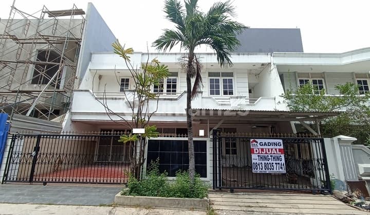 Murah !! Dijual Rumah Siap Huni 11 X 17 Jalan 2 Mobil di Janur Elok Hadap Utara