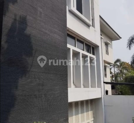 - Murah !! Dijual Rumah Full Furnish 17X16 Minimalis Siap Huni di Gading Nirwana Hadap Utara/Barat