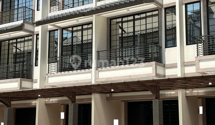 - Murah !! Disewa/Dijual !! Ruko Gandeng Luas 4,5X17 Siap Pakai Cocok untuk Usaha di Sedayu City Gading Soho