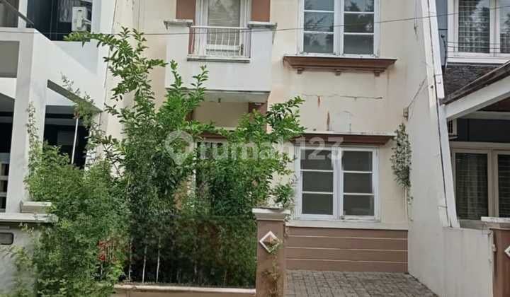 - Murah !! Dijual Rumah Butuh Renovasi 6X16,5 Hadap Timur di Villa Permata Gading