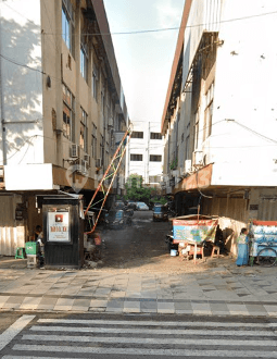 Tunjungan Raya Shop House, 3 Floors, Strategic Location, Business and Office Center