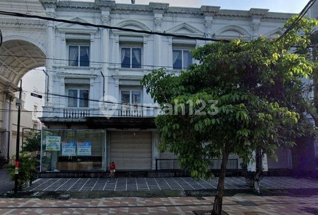 Sewa Ruko 4 Lantai Jl.Kedungsari, Ada Lift, Interior, Parkir Luas