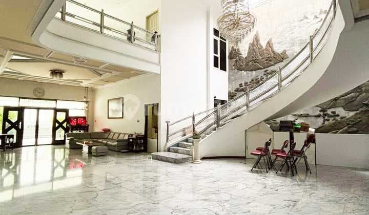 Rumah Mewah Raya Dharmahusada, Bagus, Dekat Mall, Bank, Sekolah