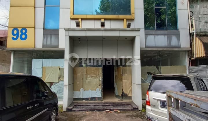 Gedung Perkantoran Jl Mampang Prapatan Raya LT 759mtr Jakarta Selatan