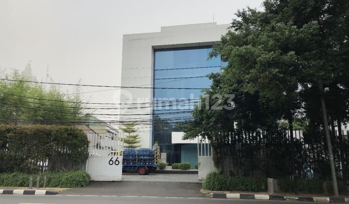 Gedung Perkantoran Jalan Diponegoro Lt 1550Mtr Menteng Jakarta Pusat