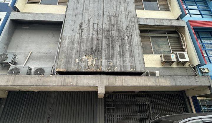 Shop House Pangeran Jayakarta Street Area 164M² Central Jakarta