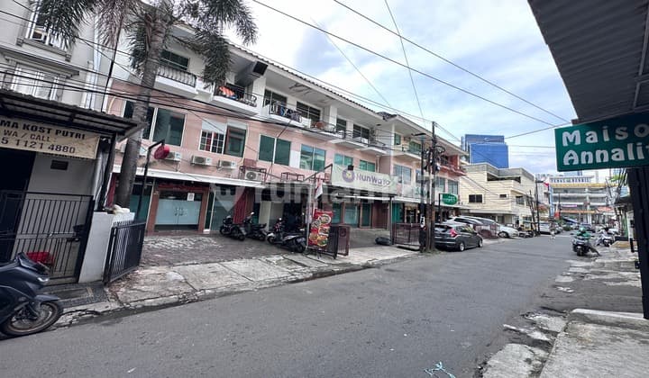 Ruko Gandeng Jalan Bendungan Hilir Lt 440Mtr Jakarta Pusat