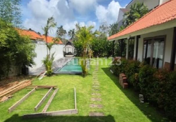 Dijual Villa Bagus di Kuta Bali
