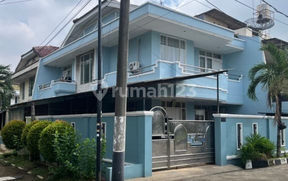 Dijual Rumah Murah Hook Lt 172 M2 di Kebon Jeruk Jakarta Barat