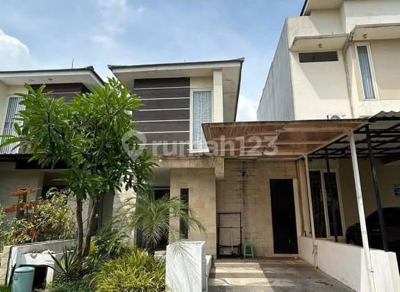 Rumah Dian Istana Cluster Mocca Verbana Surabaya 2 Lantai Hadap Selatan Full Furnish