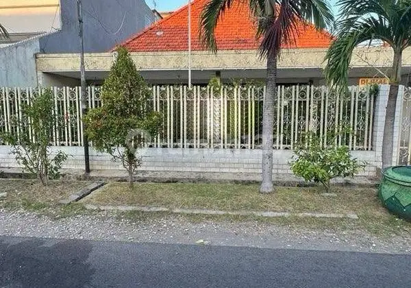 Rumah Jalan Blambangan Surabaya Hadap Barat