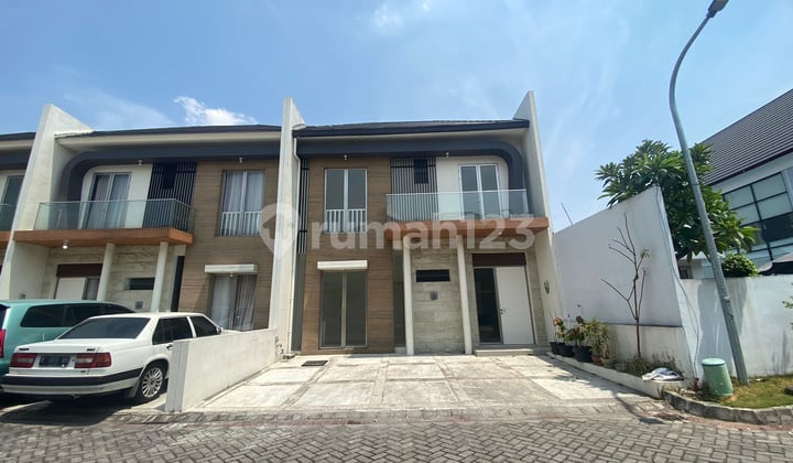 Rumah Greenland Residence Gresik Cluster Garbera 2 Lantai Hadap Selatan