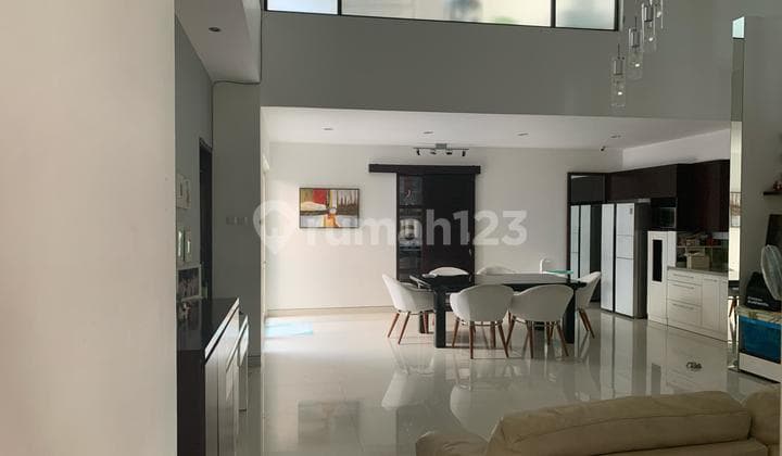Rumah Dharmahusada 2 Lantai Hadap Selatan