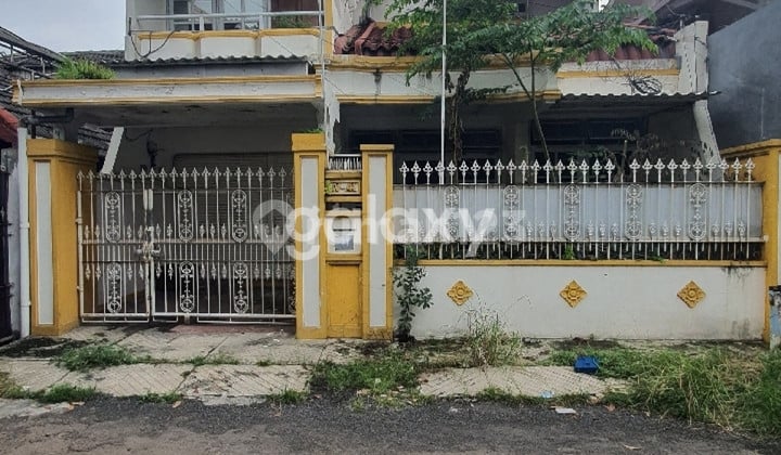 Rumah Bendul Merisi Selatan Surabaya 3 Lantai Hadap Selatan