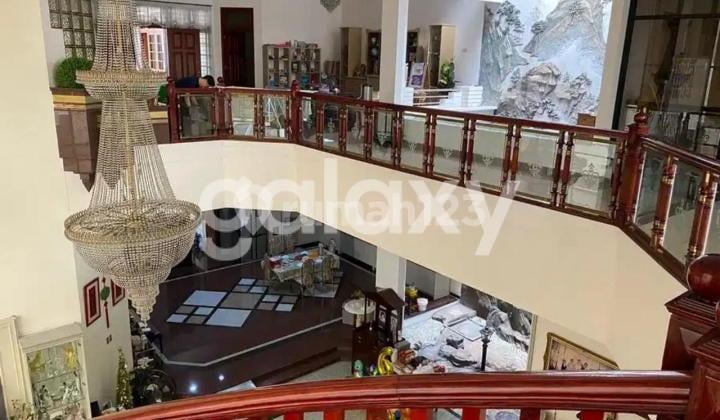 Rumah Tegalsari Surabaya 2 Lantai Hadap Timur Lokasi Strategis