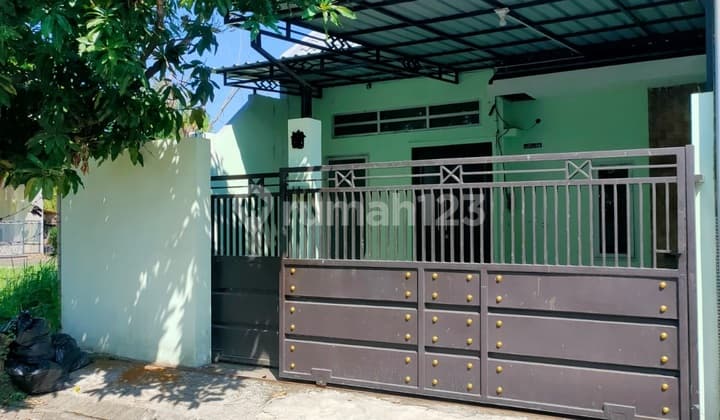 Rumah Graha Kebraon Mas 1 Lantai Hadap Utara