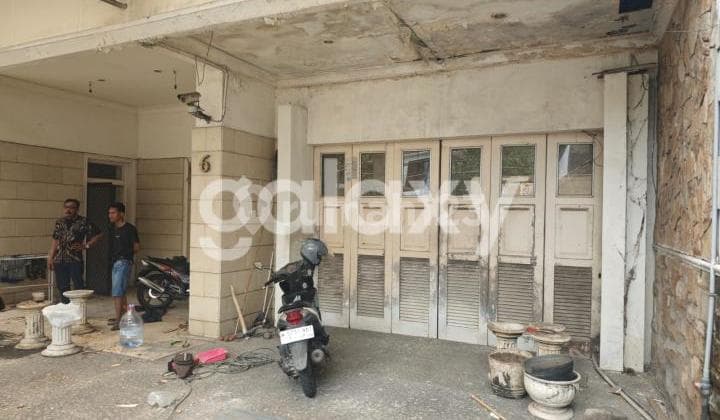 Rumah Jalan Juwono Surabaya 2 Lantai Lokasi Strategis